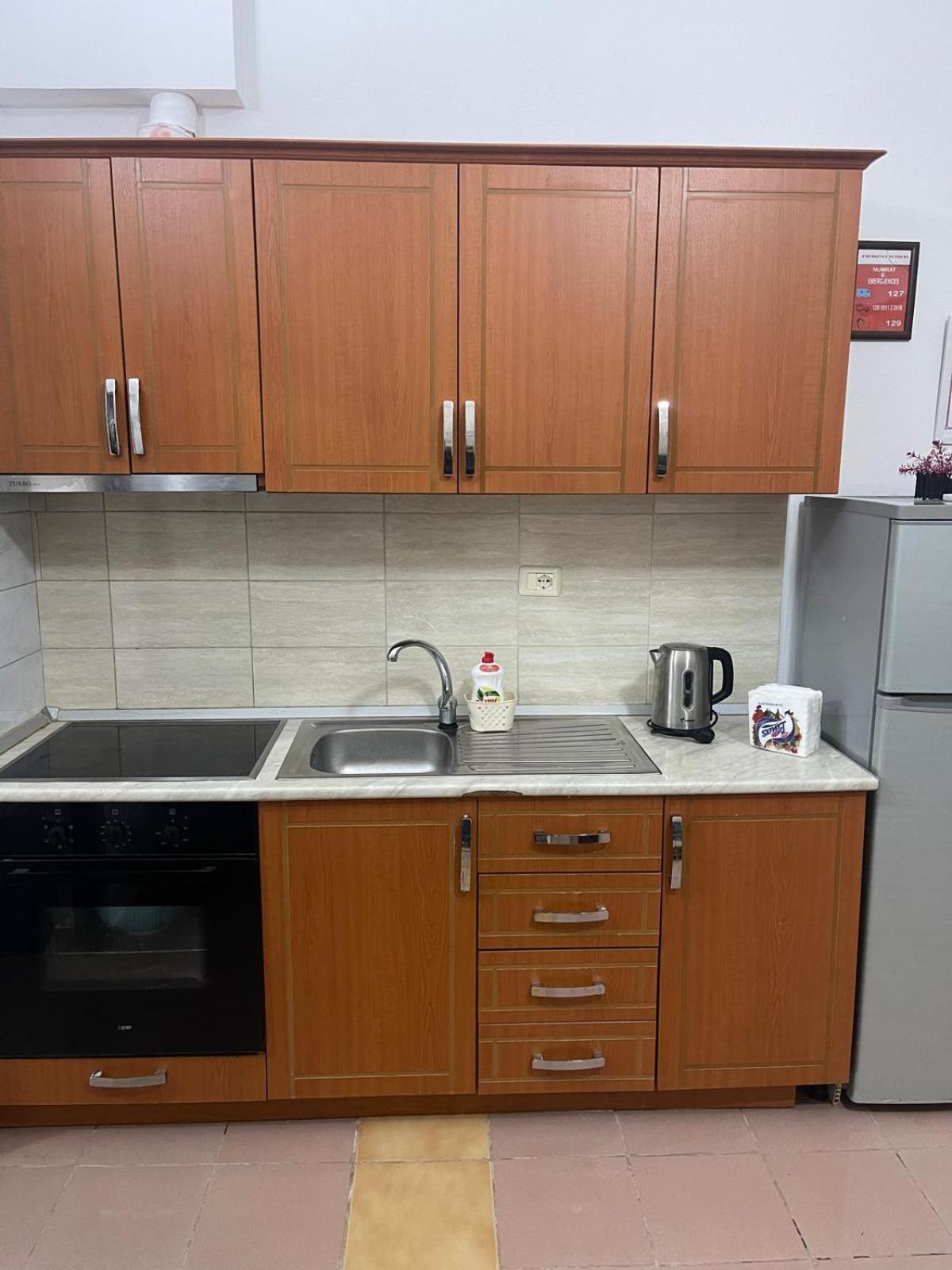 Mucaj House Apartment Vlore Ngoại thất bức ảnh
